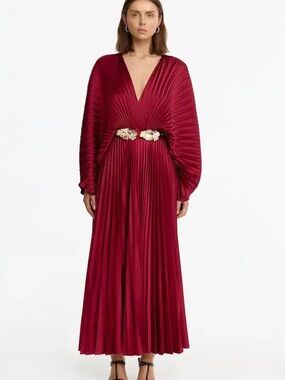 Ancler Elegant Burgundy Pleated V-Neck Maxi Dress